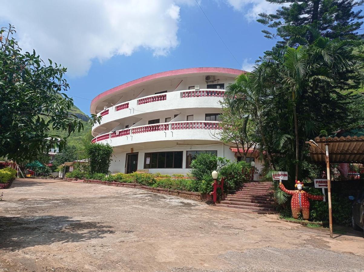 ناسيك Golden Resort And Farm المظهر الخارجي الصورة