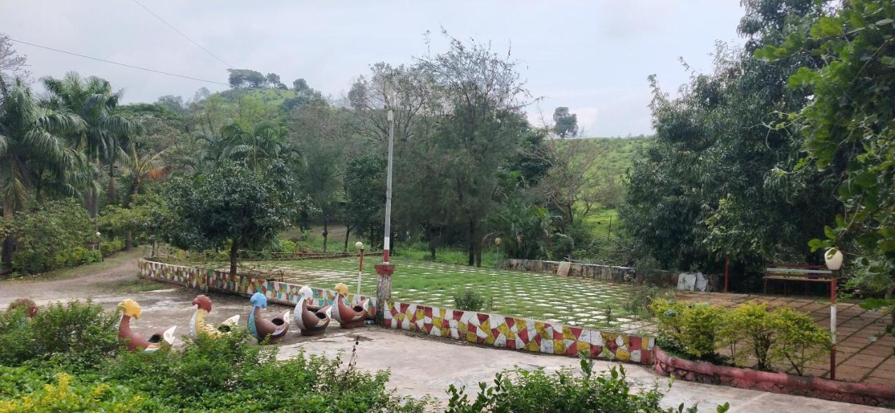 ناسيك Golden Resort And Farm المظهر الخارجي الصورة